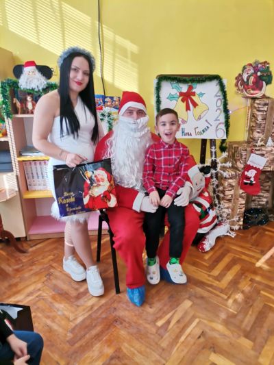 "Да посрещнем Новата година с песни и игри" , 18.12.2025г. - ДГ Червена шапчица - Златар
